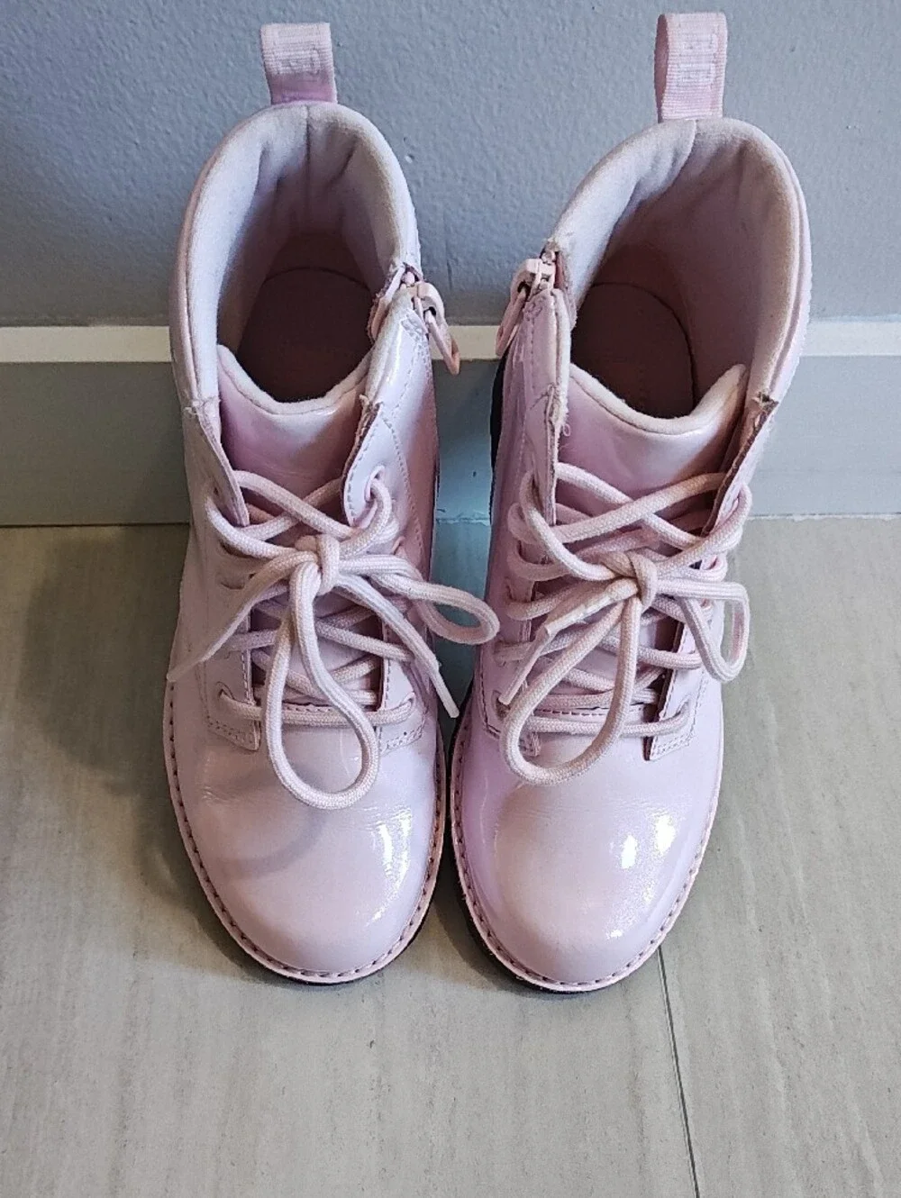 UGG Light Pink Patent Kids Ryann Boot Style #115352 Size 4 Youth